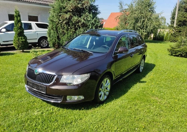 Skoda Superb cena 49900 przebieg: 138700, rok produkcji 2013 z Brwinów małe 137